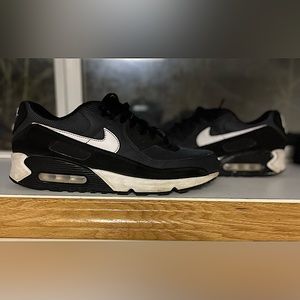 Nike air max 90s (black and White) - US 11Mens